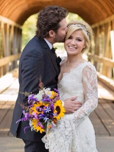 Kelly Clarkson at her wedding