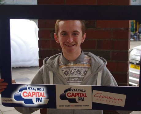 Cwmbran Shopping: Guess The Star In The Car