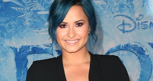 Demi Lovato wiht blue hair