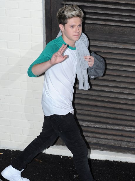 Nial Horan leaves recording studios in London