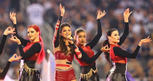 Selena Gomez performs during the halftime of a Th