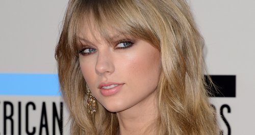 Taylor Swift American Music Awards 2013 Red Carpet