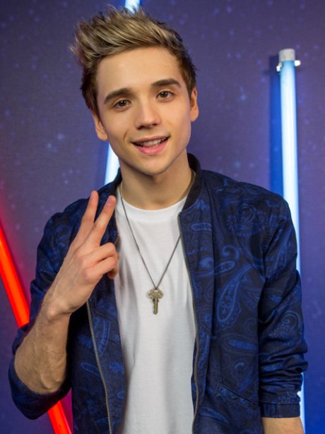 Elyar Fox backstage Jingle Bell Ball 2013