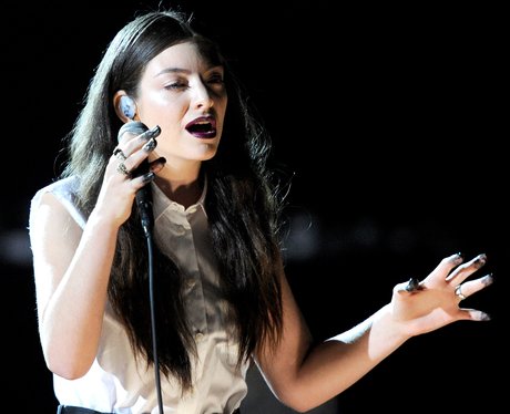 Lorde live at the Grammy Awards