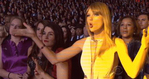 Taylor Swift Award Show Dancing