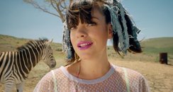 Lily Allen air balloon music video