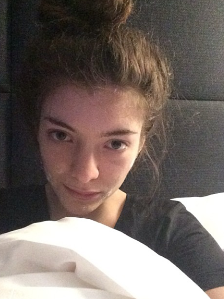 Lorde wearing no make-up