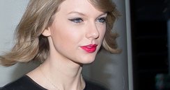 Taylor Swift shows off new short hair
