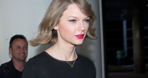 Taylor Swift shows off new short hair