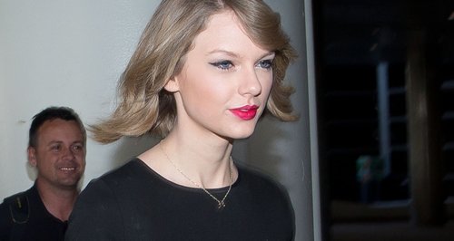 Taylor Swift Fakes a Short Bob For Her Film Premiere in Los Angeles