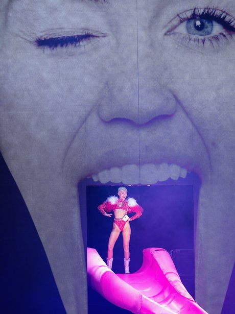 Miley Cyrus live Bangerz Toue