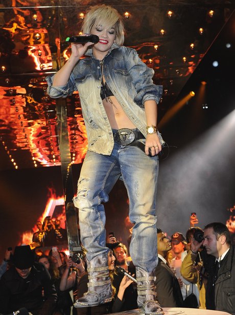 Rita Ora performs at Milan Fashion Week