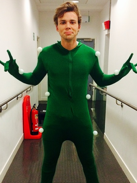 5 Seconds Of Summer: Get To Know 5SOS' Ashton Irwin - Capital