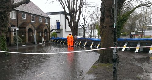 Winchester Park Avenue flood barrier