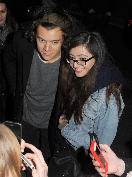 Harrt Styles with fans