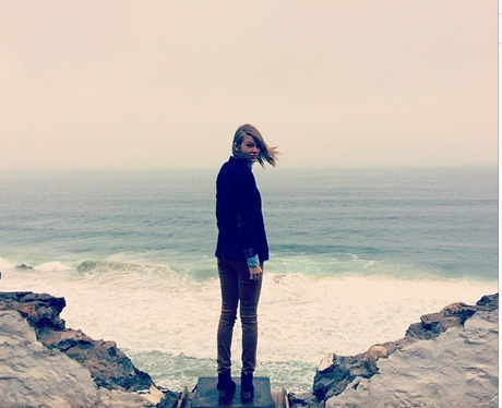 Taylor Swift by the sea