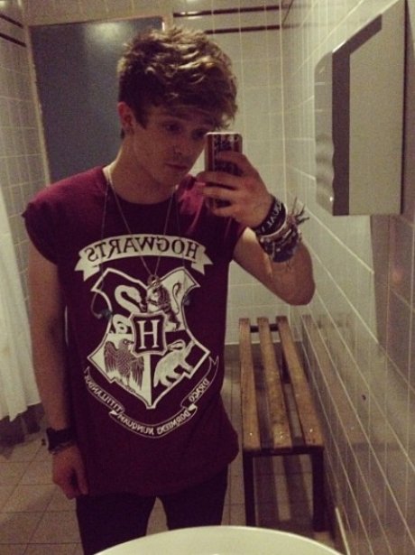 The Vamps Connor Ball Selfie Instagram