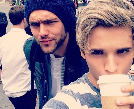 Elyar Fox Selfie Instagram