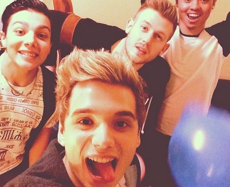 Elyar Fox: 19 MUST-SEE #Selfie Pictures From His Instagram - Capital