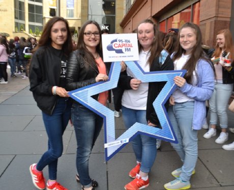 Were you pap'd by the Capital Street Stars?