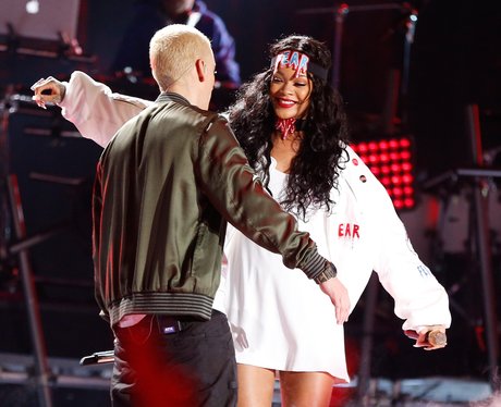 Rihanna And Eminem Were Reunited For A Performance On Stage At The Mtv Movie Awards Capital