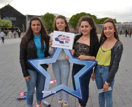 Were you pap'd by the Capital Street Stars?