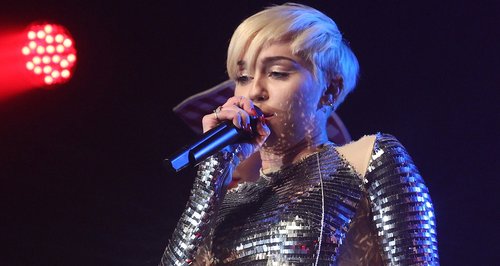 Miley Cyrus Covers The Smiths' Classic On 'Bangerz' Tour - Capital