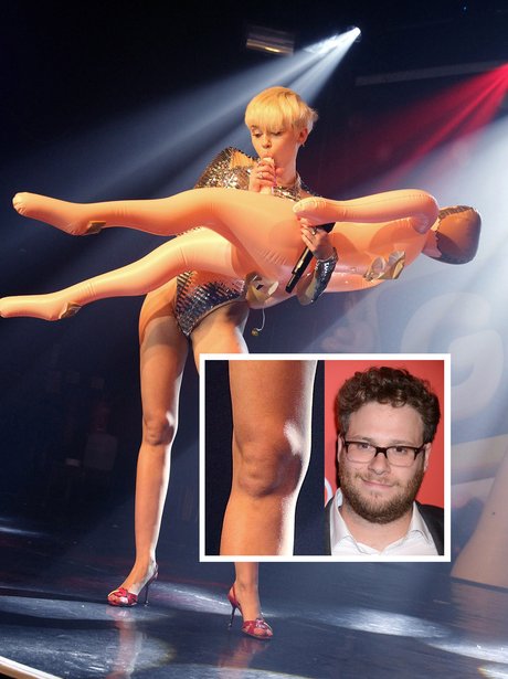 Miley Cyrus knee looks like Seth Rogen