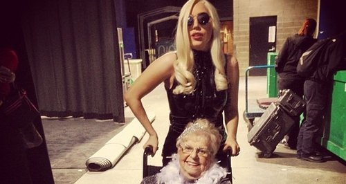 Lady Gaga Meets 86 Year Old Fan Granny Gaga During Artrave World Tour Capital 