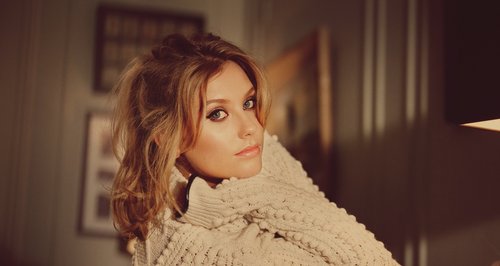 Ella Henderson Big Top 40