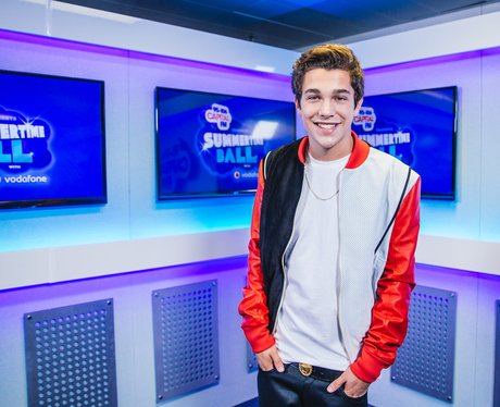 Austin Mahone backstage at the Summertime Ball 201