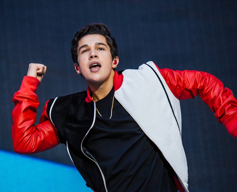 Austin Mahone live at the Summertime Ball 2014