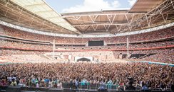 Crowd at the Summertime Ball 2014