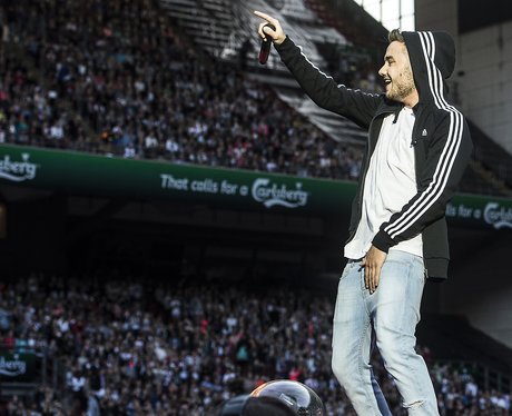 One Direction perform on 'Where We Are Tour'