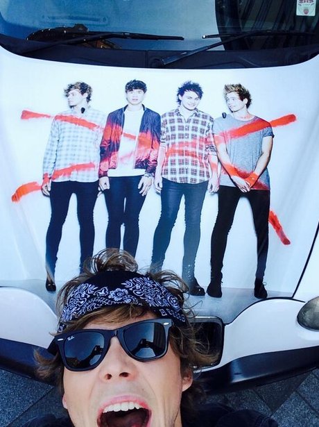 Ashton 5SOS instagram
