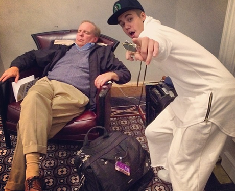 Justin Bieber Photobomb Instagram