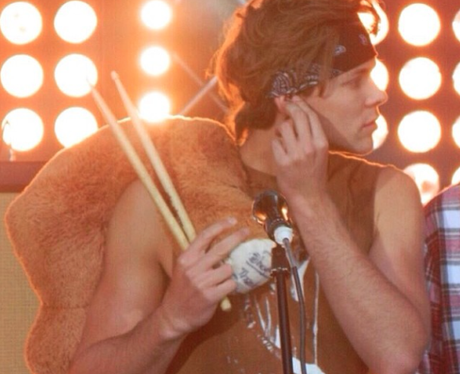Ashton Irwin 5SOS Instagram