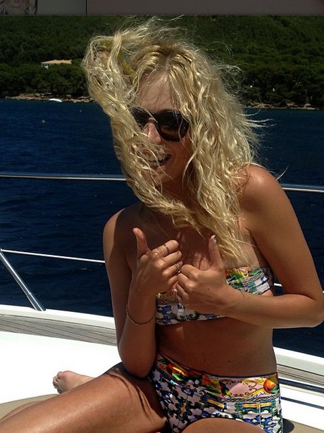 Pixie Lott sailing instagram