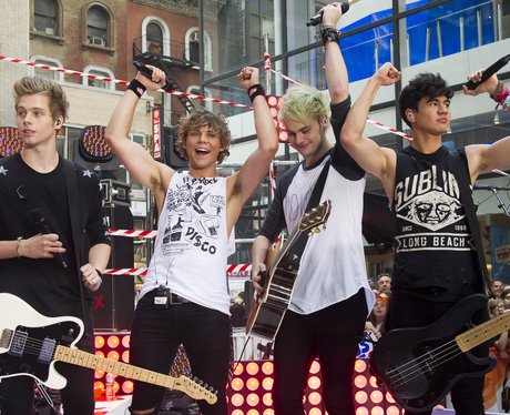5 Seconds Of Summer on stage