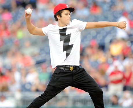 Austin Mahone plays baseball
