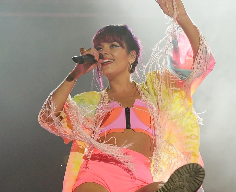 Lily Allen eprforms in Australia