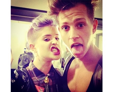 The Vamps backstage with Kelly Osbourne