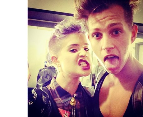 The Vamps backstage with Kelly Osbourne