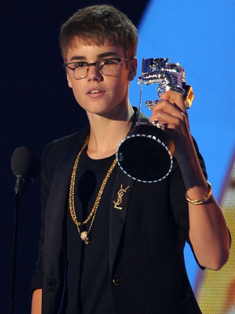 bieber vma outfit