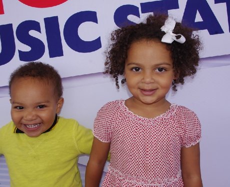 Street Stars at Mcarthur Glen Designer Outlet