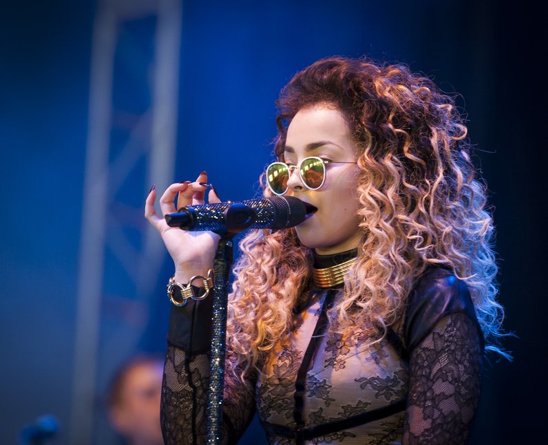 Ella Eyre V Festival 2014