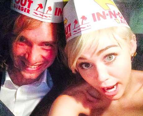 Miley Cyrus and Jessie selfie VMAs instagram