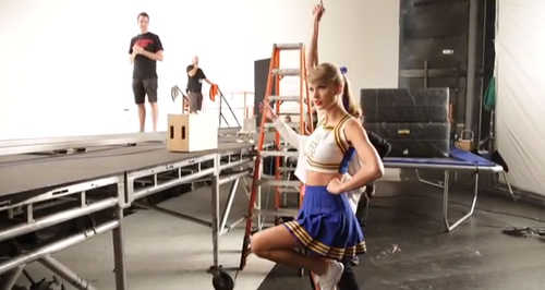 Watch: Taylor Swift's Funny NEW Behind The Scenes 'Shake It Off' Video -  Capital