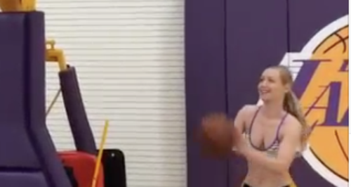 Iggy Azalea basketball