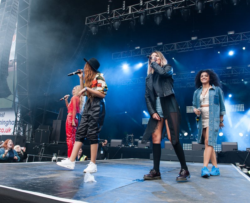 Neon Jungle on Stage at Fusion Festival